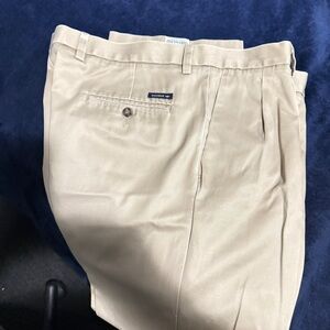 Dockers Men's Khaki Chinos